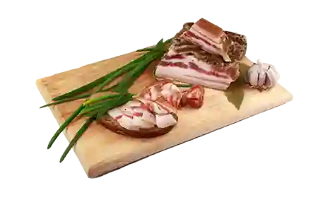 Продукт из шпика "Грудинка Сельская соленая" (фасованная порционно)